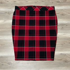 Torrid Women’s Red & Black Plaid Ponte Pencil Skirt size 1X (14/16)
